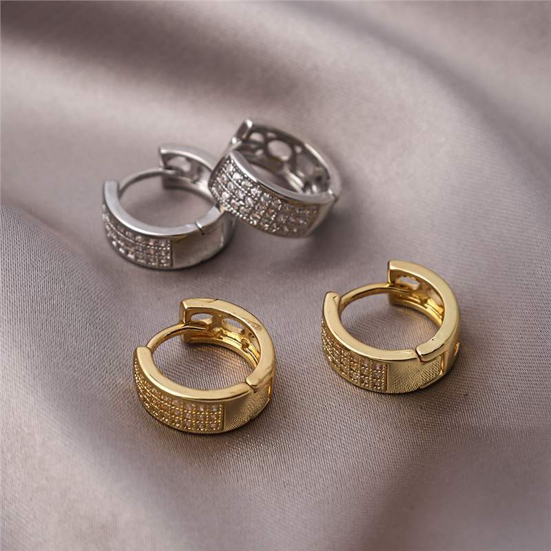 Elegant Copper Zircon Round