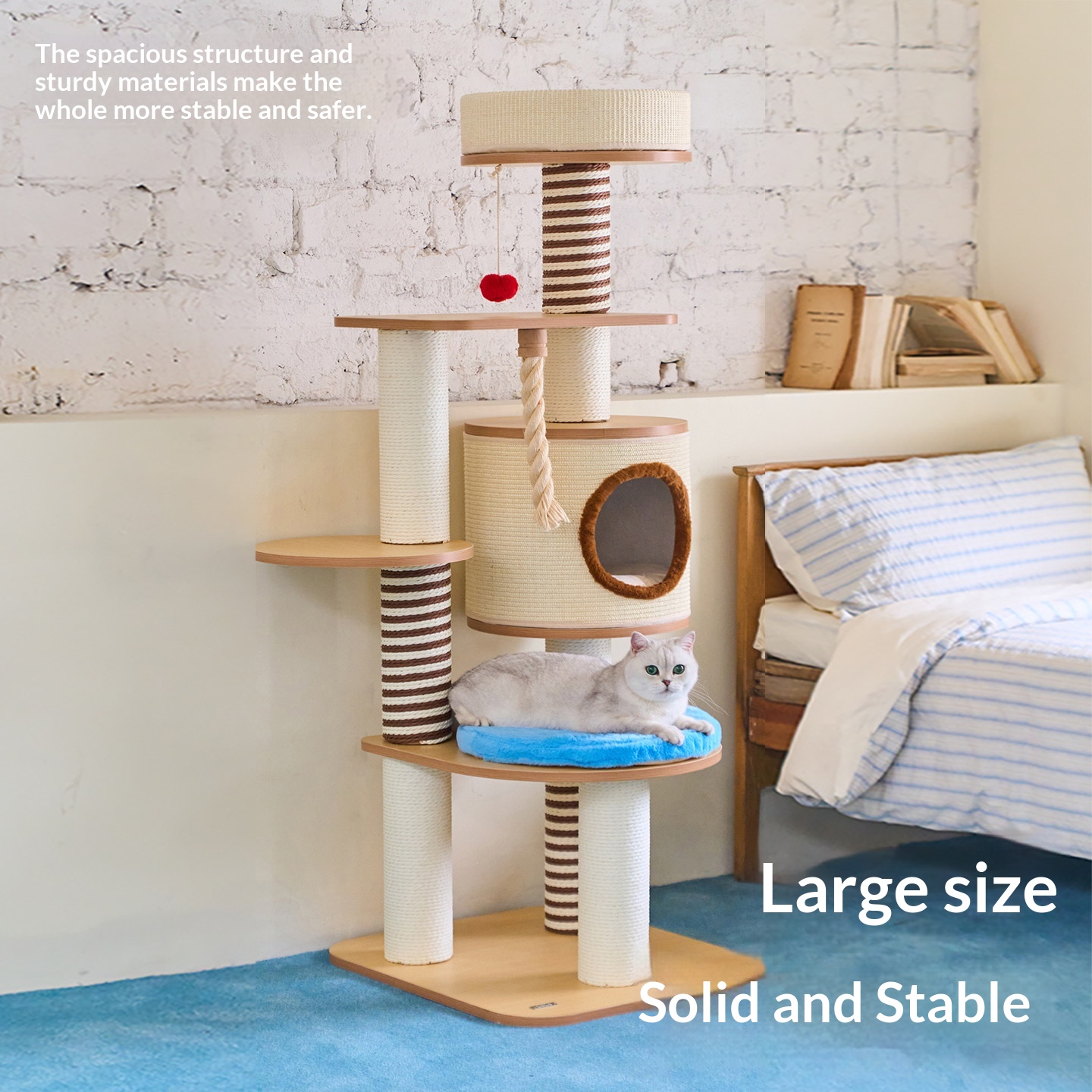 Wooden Luxury Cat Climbing
